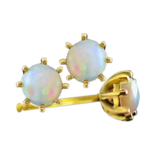 14ct 4mm opal stud earrings.