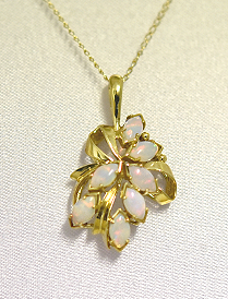 Opal 14ct pendant